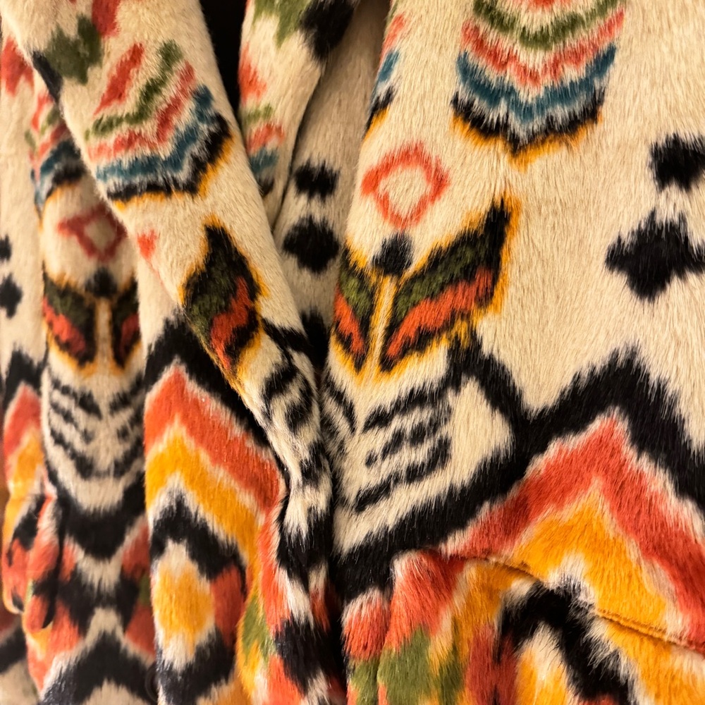 Free People Carmella Faux Fur Coat size medium • tribal print fur jacket - Picture 5 of 11